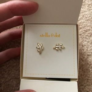 Laurel leaf earrings